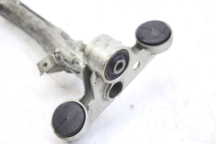 photo de ENGINE MOUNT HONDA FES S-WING SWING ABS 125 (2007 - 2015) - Component detail