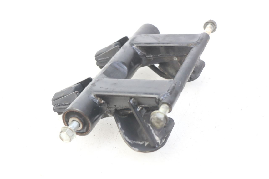 photo de ENGINE MOUNT HONDA FORZA 125 (2015 - 2016) - Alternative perspective