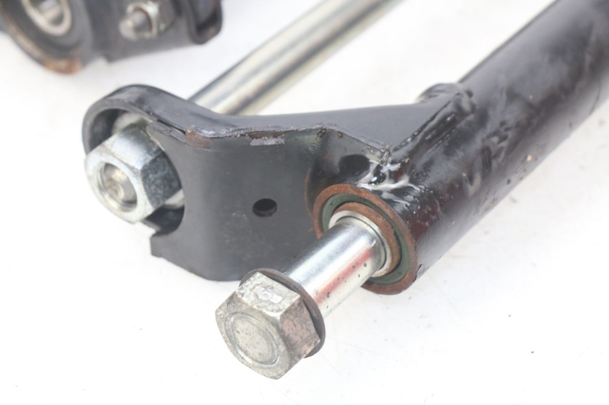 photo de ENGINE MOUNT PEUGEOT GEOPOLIS 400 (2007 - 2013) - Technical close-up