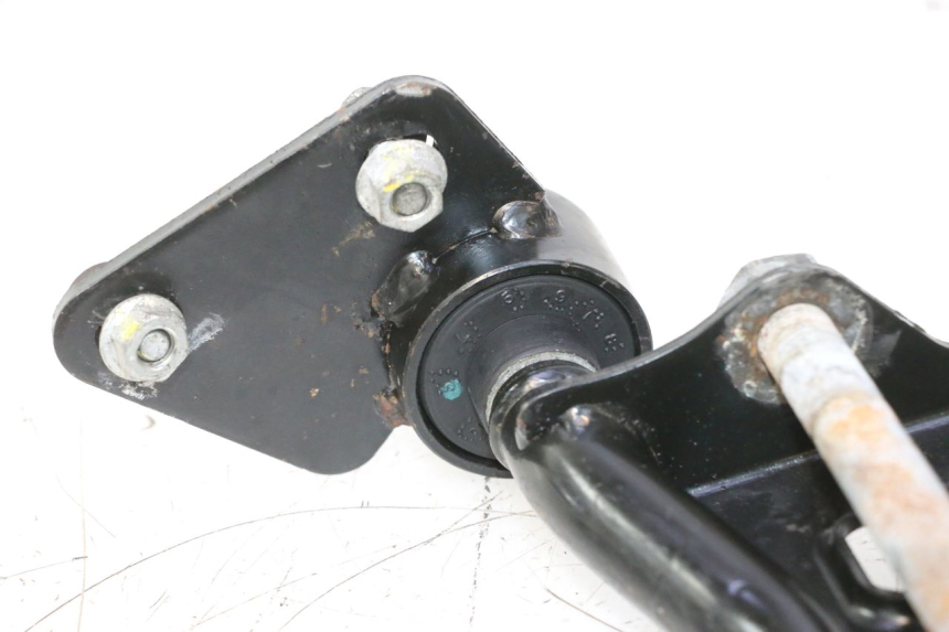 photo de ENGINE MOUNT GILERA GP 800 (2007 - 2013) - Alternative perspective