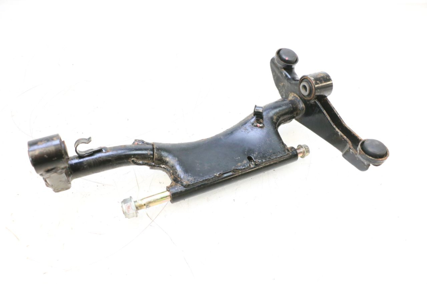 photo de ENGINE MOUNT SYM GTS EVO 125 (2009 - 2013) - Fixing points details