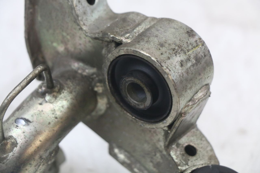 photo de ENGINE MOUNT HONDA PCX (JF28) 125 (2009 - 2011) - Fixing points details