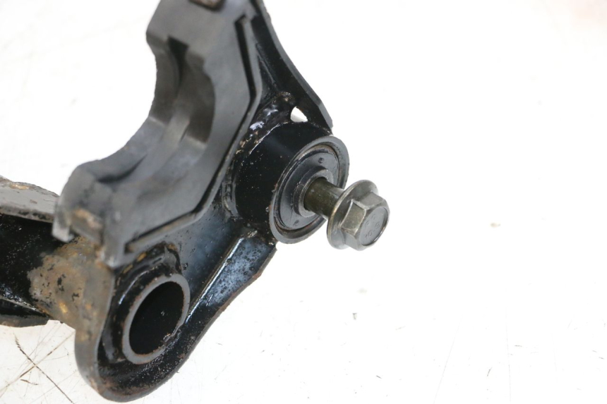 photo de ENGINE MOUNT PEUGEOT KISBEE 2T 50 (2010 - 2017) - Alternative perspective