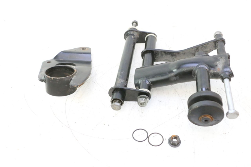 photo de ENGINE MOUNT PIAGGIO LIBERTY IGET S 125 (2016 - 2020) - Component detail