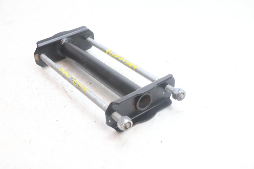 photo de ENGINE MOUNT PEUGEOT LUDIX PRO 2T 50 (2010 - 2017) - Alternative perspective