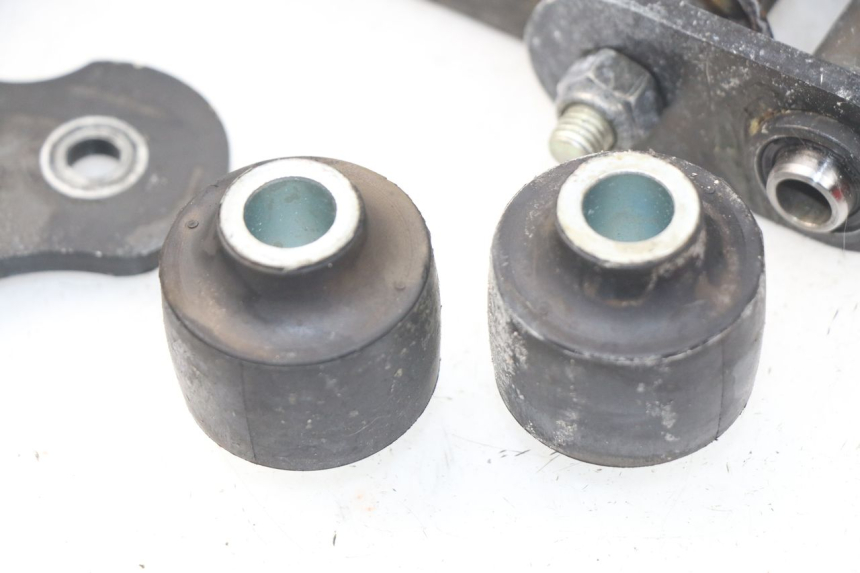 photo de ENGINE MOUNT PEUGEOT METROPOLIS 400 (2017 - 2020) - Product overview