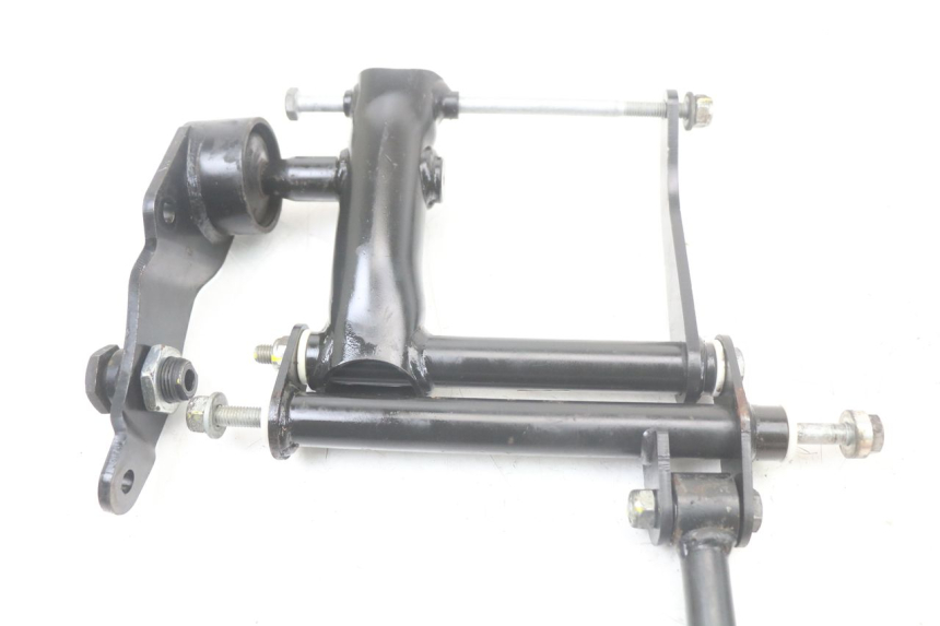 photo de ENGINE MOUNT PIAGGIO MP3 HPE 350 (2018 - 2020) - Additional view of the item