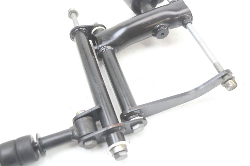 photo de ENGINE MOUNT PIAGGIO MP3 HPE 350 (2018 - 2020) - Surface and material condition