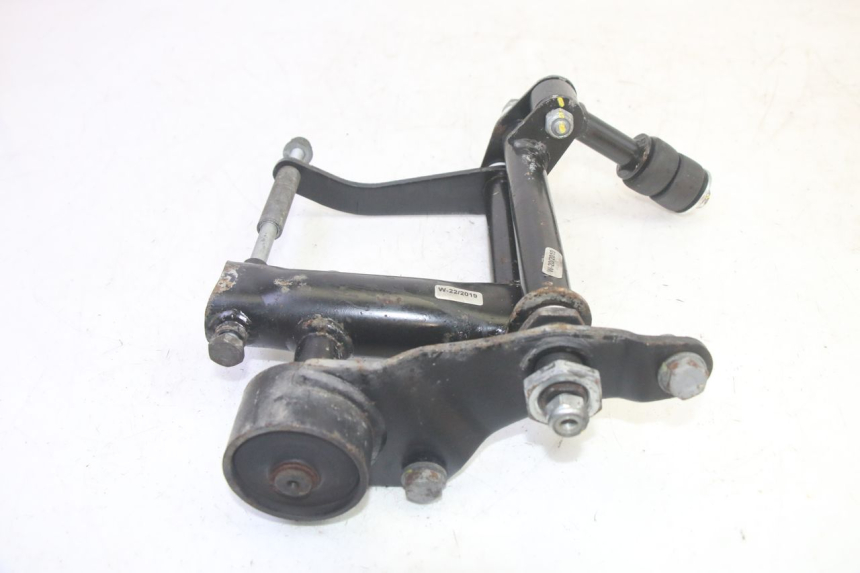 photo de ENGINE MOUNT PIAGGIO MP3 HPE 350 (2018 - 2020) - Alternative perspective