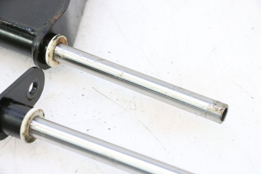 photo de ENGINE MOUNT PIAGGIO MP3 LT 400 (2007 - 2012) - Surface and material condition