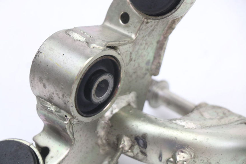 photo de ENGINE MOUNT HONDA PCX (JF28) 125 (2009 - 2011) - Surface and material condition