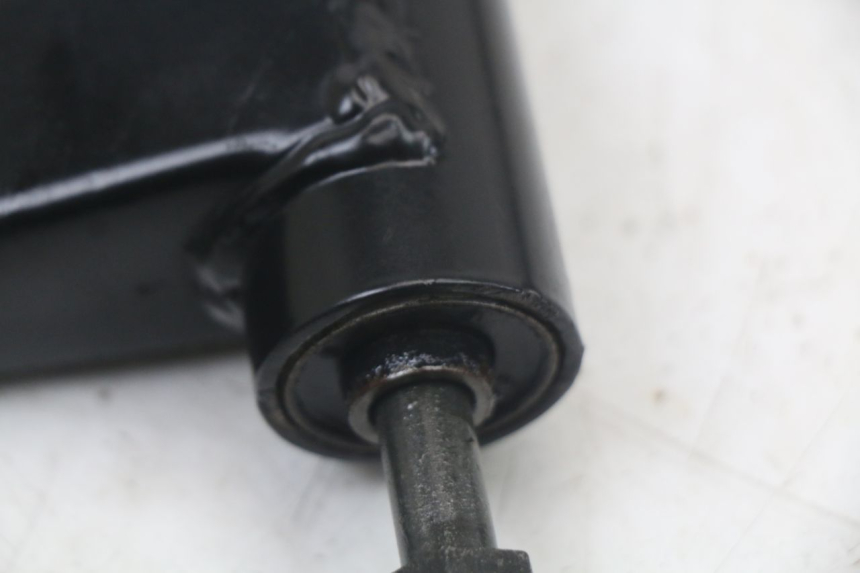 photo de ENGINE MOUNT PEUGEOT STREETZONE 4T 50 (2018 - 2023) - Surface and material condition