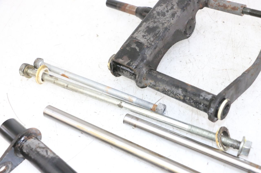 photo de ENGINE MOUNT PIAGGIO VESPA GRANTURISMO 200 (2004 - 2005) - Checked used part