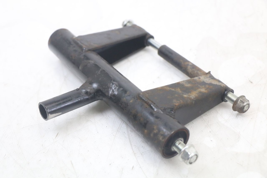 photo de ENGINE MOUNT JM MOTORS SANTANA 50 (2014 - 2023) - Technical close-up