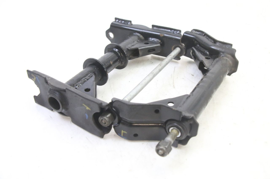 photo de ENGINE MOUNT PEUGEOT SATELIS 125 (2013 - 2018) - Fixing points details