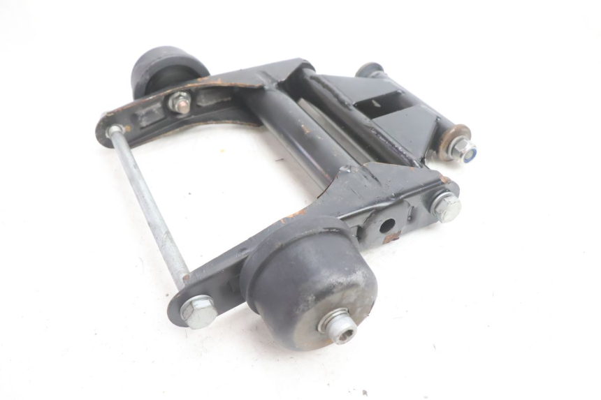 photo de ENGINE MOUNT APRILIA SCARABEO GT 125 (1999 - 2007) - Technical close-up