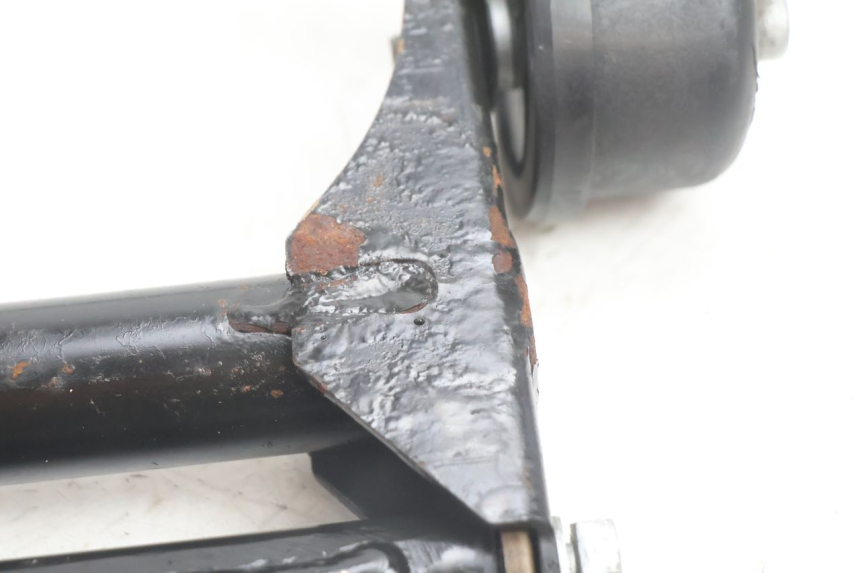 photo de ENGINE MOUNT APRILIA SCARABEO GT 125 (1999 - 2007) - Fixing points details