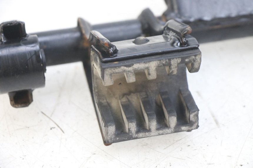 photo de ENGINE MOUNT PEUGEOT SPEEDFIGHT 4 4T 50 (2015 - 2020) - Zoom on usage condition