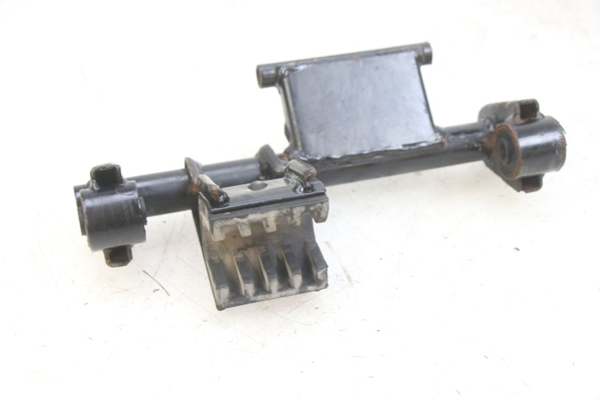 photo de ENGINE MOUNT PEUGEOT SPEEDFIGHT 4 4T 50 (2015 - 2020) - Alternative perspective