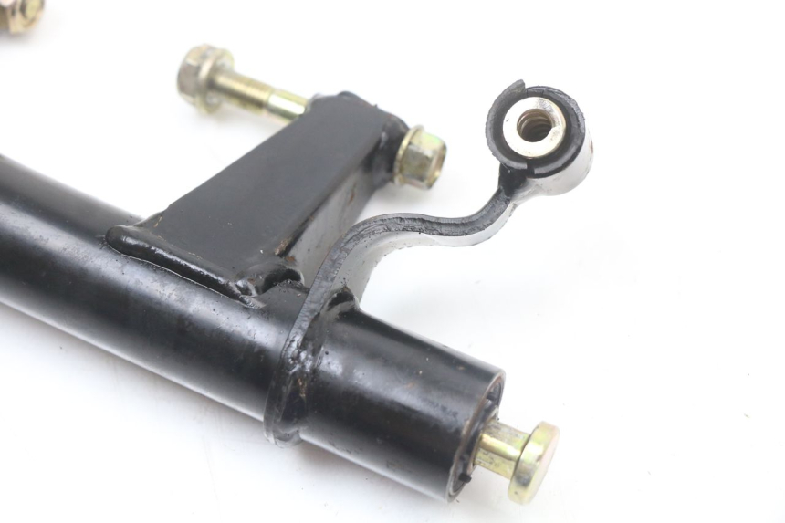 photo de ENGINE MOUNT KYMCO SUPER 8 4T 50 (2018 - 2020) - Alternative perspective