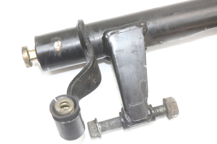 photo de ENGINE MOUNT KYMCO SUPER 8 4T 50 (2021 - 2024) - Zoom on usage condition