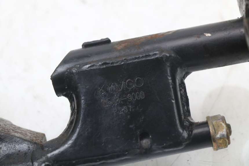 photo de ENGINE MOUNT KYMCO SUPER 8 125 (2008 - 2015) - Alternative perspective