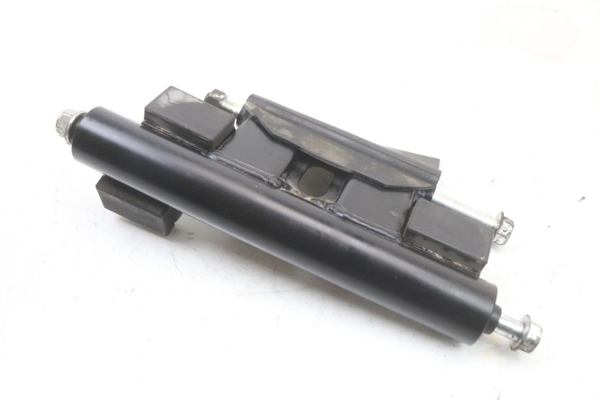 photo de ENGINE MOUNT SUZUKI BURGMAN 125 (2018 - 2021) - Alternative perspective