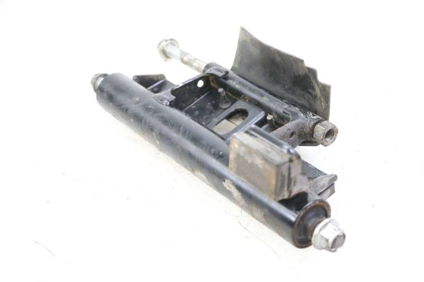 photo de ENGINE MOUNT SUZUKI BURGMAN 125 (2015 - 2017) - Zoom on usage condition