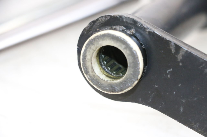 photo de ENGINE MOUNT PIAGGIO VESPA GTS SUPER IE 125 (2009 - 2016) - Detailed visual inspection