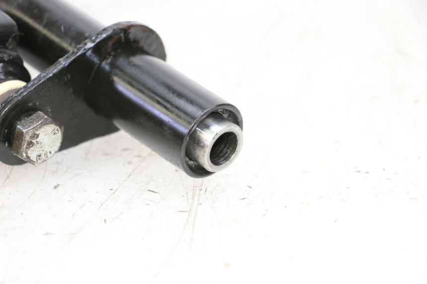 photo de ENGINE MOUNT PIAGGIO VESPA GTS SUPER IE 125 (2009 - 2016) - Alternative perspective