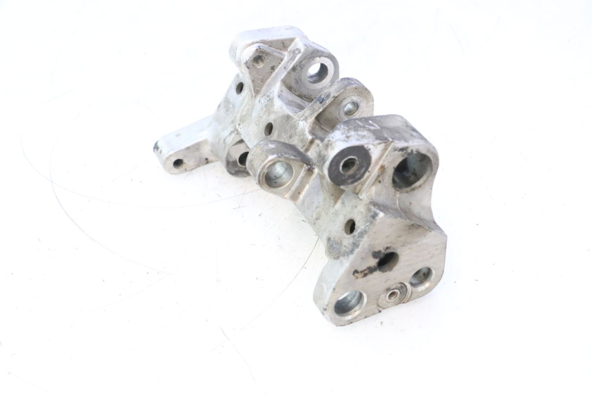 photo de ENGINE MOUNT HONDA VFR FI RC46 800 (1998 - 2001) - Zoom on usage condition