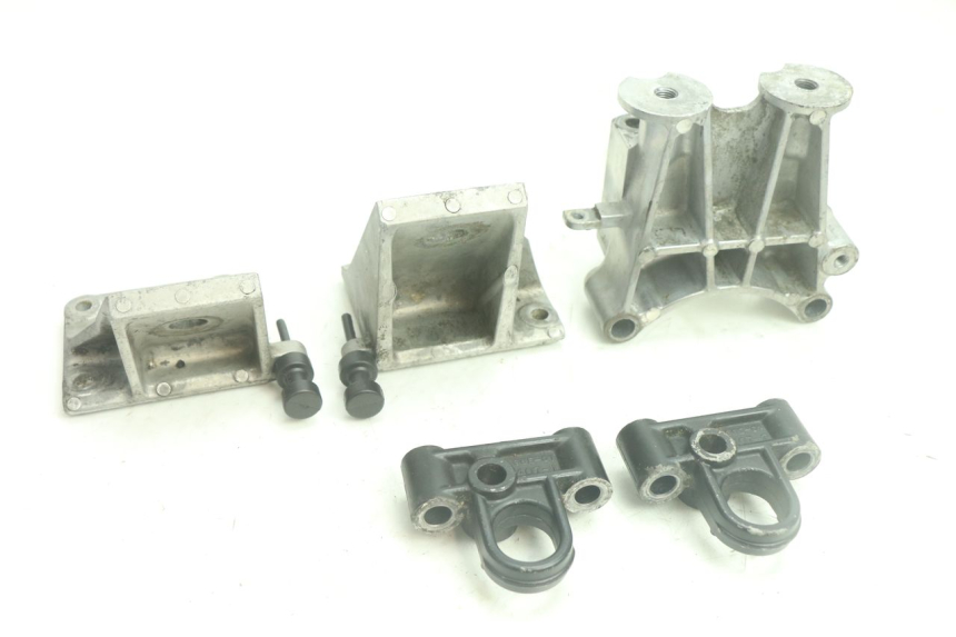 photo de ENGINE MOUNT YAMAHA WAVE RUNNER GP R 1200 (2000 - 2003) - Component detail