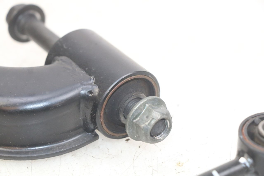 photo de ENGINE MOUNT YAMAHA X-CITY XCITY 125 (2007 - 2013) - Technical close-up