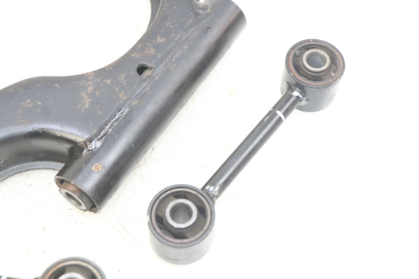 photo de ENGINE MOUNT YAMAHA X-CITY XCITY 125 (2007 - 2013) - Fixing points details