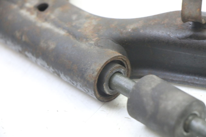 photo de ENGINE MOUNT YAMAHA XMAX X-MAX 125 (2006 - 2009) - Technical close-up