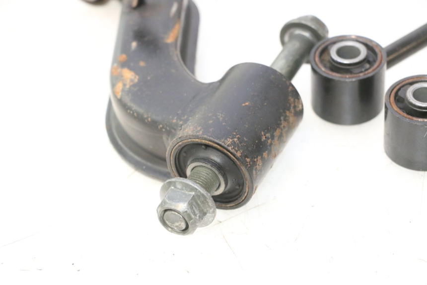 photo de ENGINE MOUNT YAMAHA XMAX X-MAX 125 (2006 - 2009) - Technical close-up