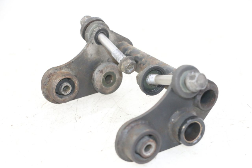 photo de ENGINE MOUNT YAMAHA FZS FAZER 600 (2001 - 2003) - Fixing points details