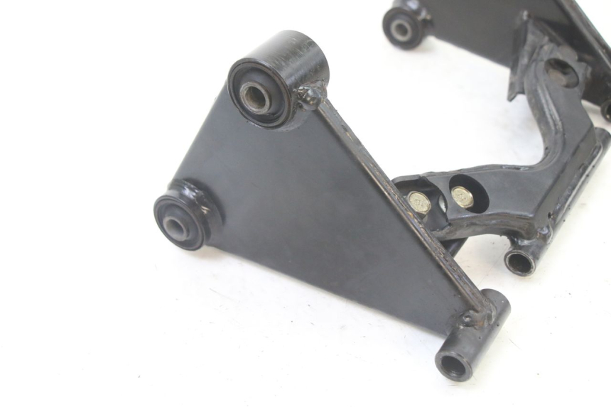 photo de ENGINE MOUNT YAMAHA YP X-MAX XMAX 400 (2014 - 2017) - Fixing points details