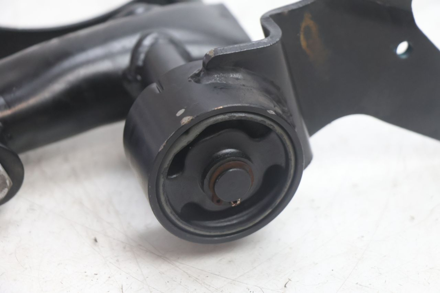 photo de ENGINE MOUNT PIAGGIO ZIP IGET 4T 50 (2021 - 2023) - Alternative perspective
