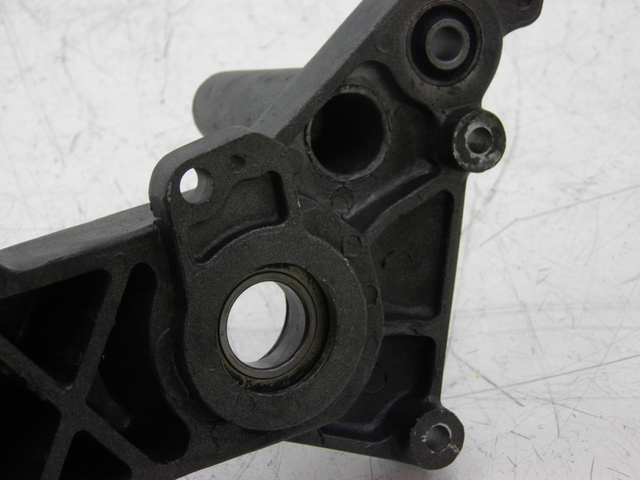 photo de EXHAUST MOUNT KYMCO XCITING RI ABS 500 (2010) - Component detail