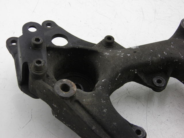 photo de EXHAUST MOUNT PIAGGIO MP3 RL 125 (2006 - 2014) - Alternative perspective