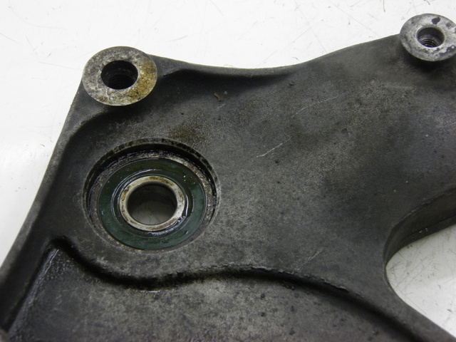 photo de EXHAUST MOUNT PIAGGIO SUPER LX 125 (2000 - 2003) - Zoom on usage condition