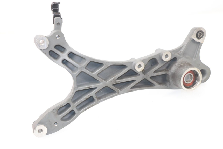 photo de EXHAUST MOUNT KYMCO AGILITY CITY 16P 125 (2015 - 2021) - Component detail