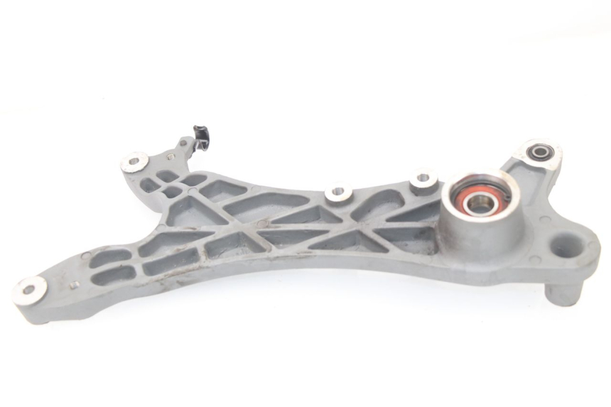 photo de EXHAUST MOUNT KYMCO AGILITY CITY 16P 125 (2015 - 2021) - Zoom on usage condition