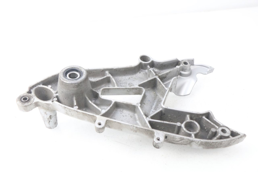 photo de EXHAUST MOUNT YAMAHA CYGNUS X INJECTION 125 (2007 - 2013) - Zoom on usage condition