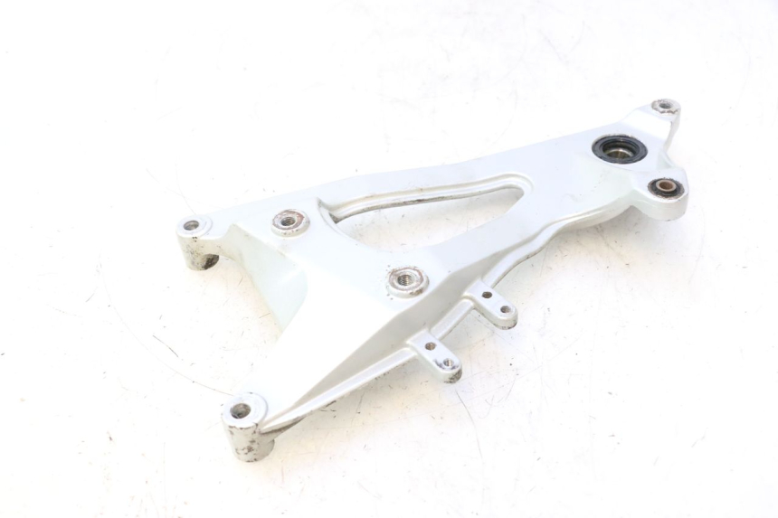 photo de EXHAUST MOUNT CF MOTO E-CHARM 125 (2005 - 2008) - Fixing points details