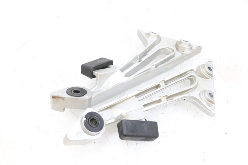 photo de EXHAUST MOUNT YAMAHA FJR ABS 1300 (2006 - 2012) - Alternative perspective