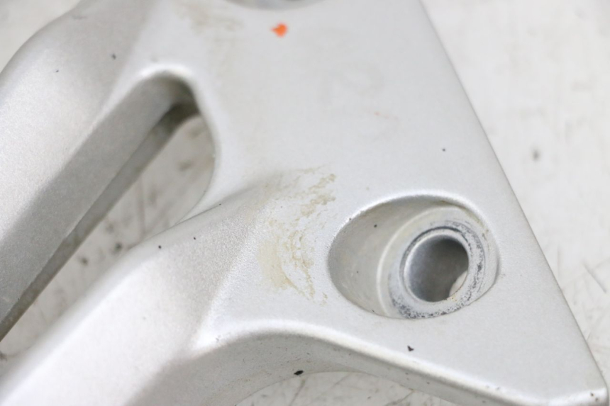 photo de EXHAUST MOUNT YAMAHA FJR ABS 1300 (2006 - 2012) - Fixing points details