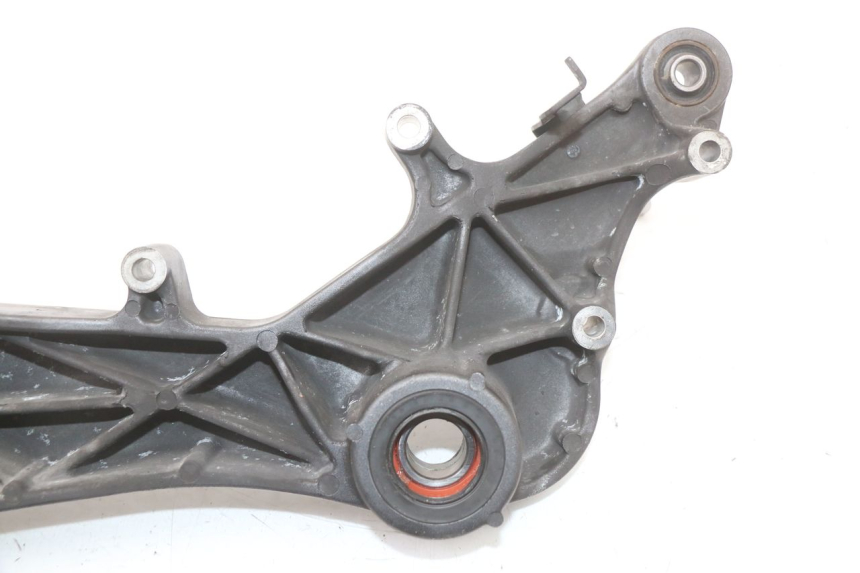 photo de EXHAUST MOUNT HONDA FJS SILVER WING SILVERWING 400 (2005 - 2008) - Surface and material condition