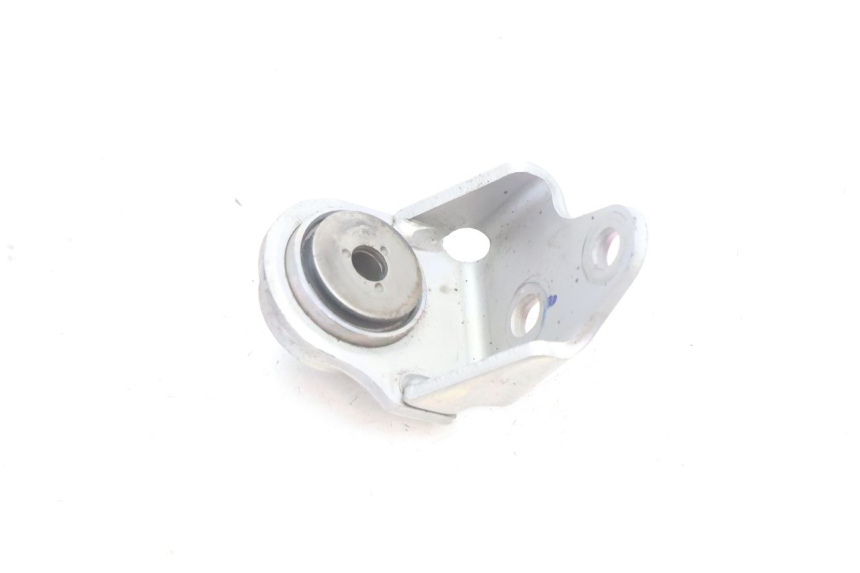 photo de EXHAUST MOUNT YAMAHA FZ8 800 (2010 - 2016) - Alternative perspective